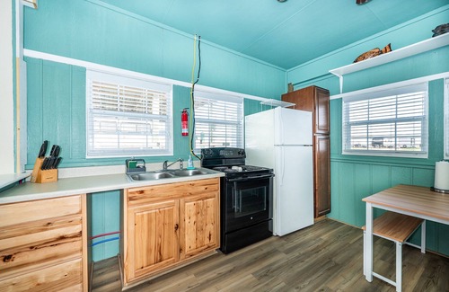 Cedar Lane House | Fisherman/woman's Dream, Waterfront 1Bdrm/1Bath Home