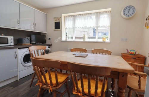 Withernsea Cottage | FISHERMANS COTTAGE, pet friendly, with open fire in Withernsea