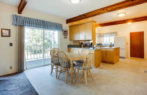 Coos Bay House | Fishermen's Paradise in Coos Bay: Walk to Beach!