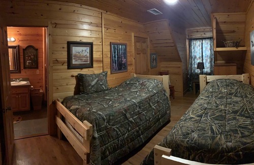 Gregory Cabin | fishing, bonfire, and country views