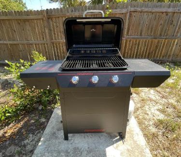 Homosassa Apartment | Fishing-Friendly Getaway - Big Groups - Firepit, BBQ, Parking