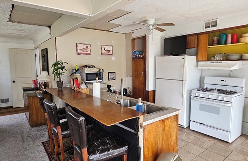 Grosse Ile House | Fishing/Hunting/Boating - Dream Location -Boats Also Available For Rent