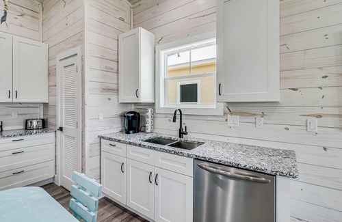 Palm Harbor House | Fishtastic Sp103 4 Bedroom Home by RedAwning