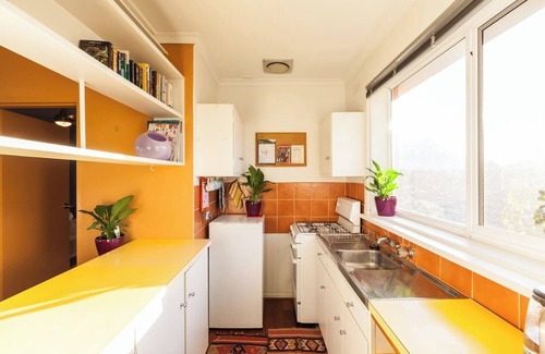 Fitzroy North Apartment | Fitzroy meets Clifton Hill at this Cosy Retreat