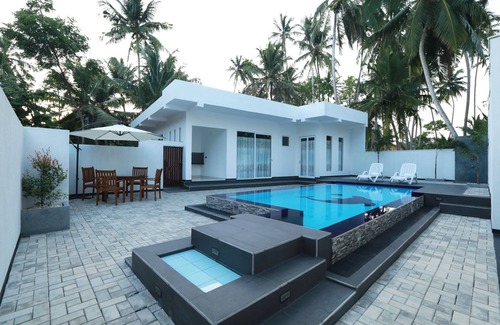 Habaraduwa Villa | FIVE BEDROOM DELUXE VILLA WITH PRIVATE SWIMMING POOL