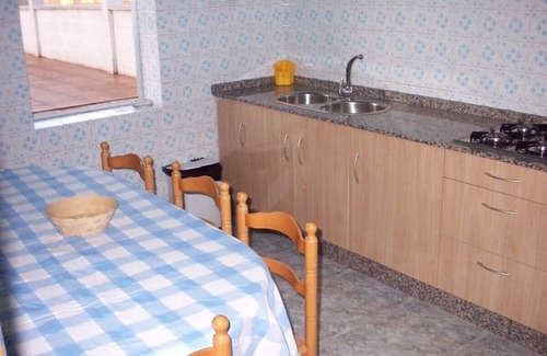 Boiro House | FIVE DOUBLE BEDROOMS, TWO BATHROOMS, 30 METERS FROM THE SEA AND 200 FROM THE BEACH