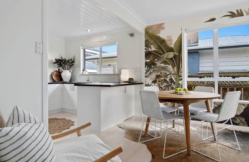 Omanu House | Five Palms Luxury Beach Escape