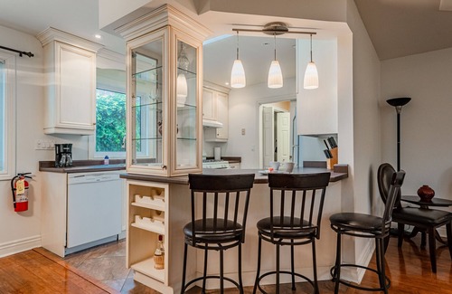 Historic Old Town House | Five Point Cottage, Now Dog Friendly!