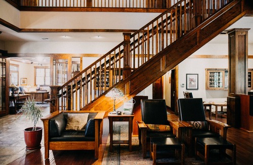 Sisters Hotel | FivePine Lodge & Spa