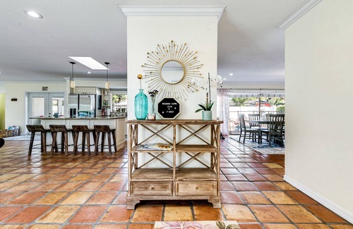 Harbor Village House | FL Luxury! 4BR/2.5BA/Kng Ste,Htd Amazing Pool,Tiki Hut & Fire Pit -Walk to Beach