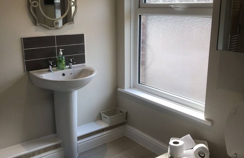 Dalston Apartment | Flat 2 22 the square Dalston homely.