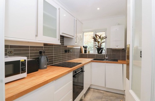 Cheltenham Cottage | FLAT 2 BATTLEDOWN GRANGE, family friendly in Cheltenham
