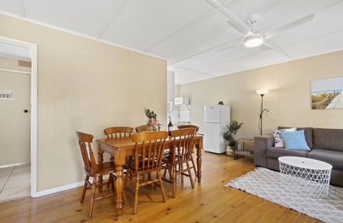 Metung Apartment | Flat 3 · Metung Akora 2Bdrm Apartment3 Pets&Boats welcome!