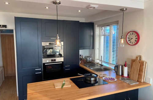 Sandbanks Cottage | FLAT 7 SAND ACRES, family friendly in Canford Cliffs