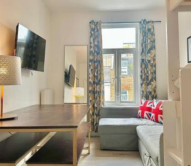 Earlsfield Apartment | Flat A Garrat Lane