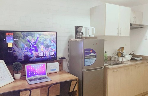Pio del Pilar Apartment | FLAT ESHRA - Cozy & Bright 1-BR