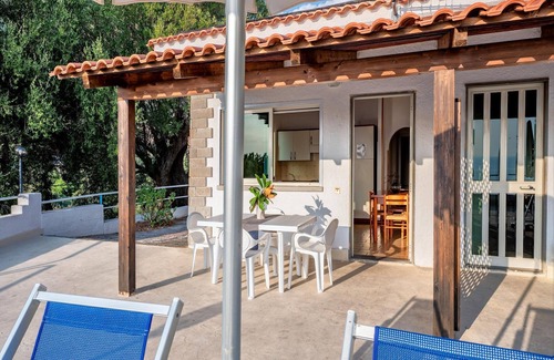 Marina di Pisciotta Apartment | Flat in Caprioli di Pisciotta with sea view