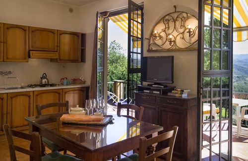 San Donato in Poggio Apartment | Flat in San Donato, Chianti, Tennis court,pool,barbecue,village walk distance,C1