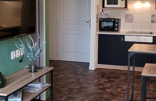 Combertault Apartment | Flat* near Beaune center, quiet, swimming pool, sauna, golf