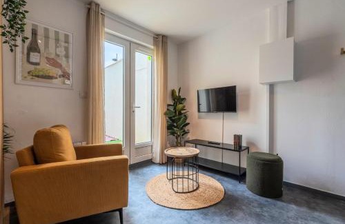 Croix Apartment | Flat near Parc Barbieux with terrace