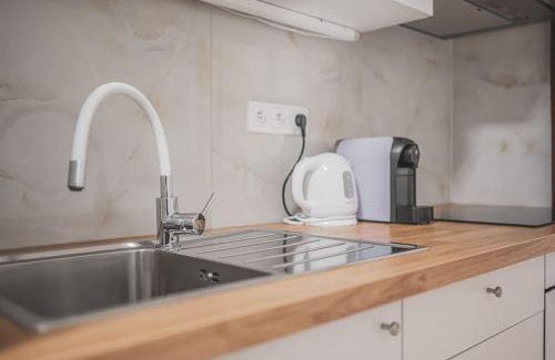 Andel Apartment | Flat Near Prague Castle Stylish & Prime Location 3