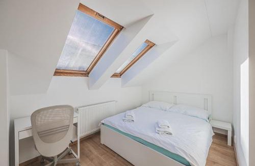 Andel Apartment | Flat Near Prague Castle Stylish & Prime Location 3