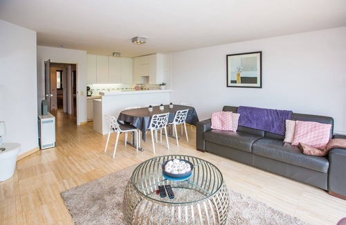 Middelkerke Apartment | Flat near Zeedijk and Tram Stop