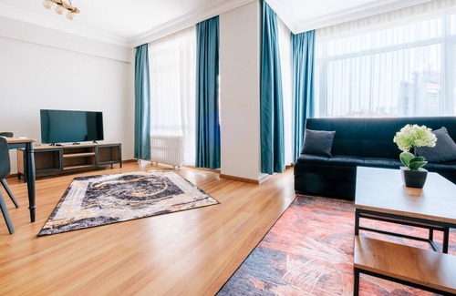 Moda Apartment | Flat w Balcony 3 min to Moda, 7 min to Bull Statue