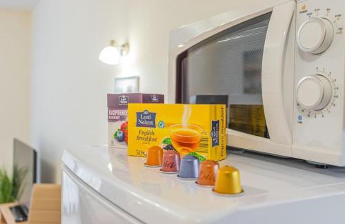 Kosire Apartment | Flat with Bathtub & Balcony, only 12min Centrum, 200Mb WIFI