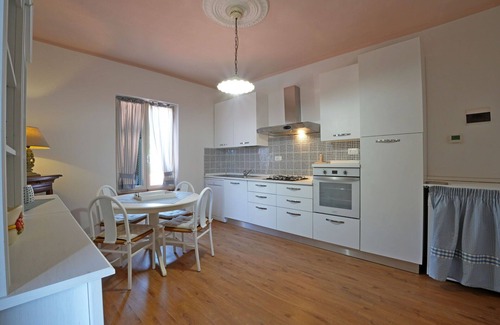 Aulla Apartment | Flat with garden, terrace, wifi and a/c