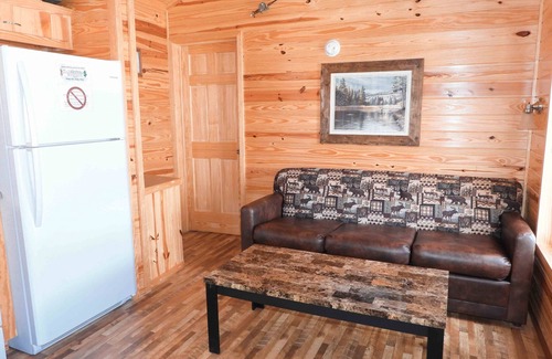 Leasburg Cabin | Fletcher's Village Group Cabin rental near Meramec River.