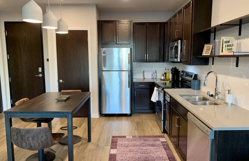 Brown Deer Apartment | Flexhome Brown Deer 1BR G3 - Gym+Pool+Parking