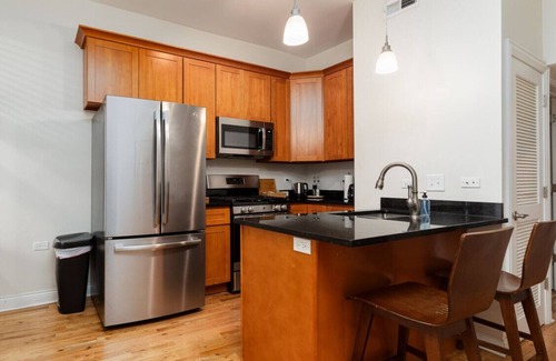 Wicker Park Apartment | Flexhome Wicker Park 2BR DV3