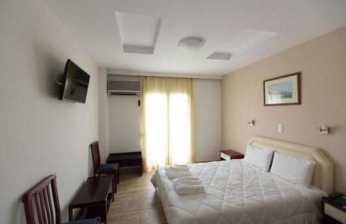 Lokroi House | Flisvos Rooms