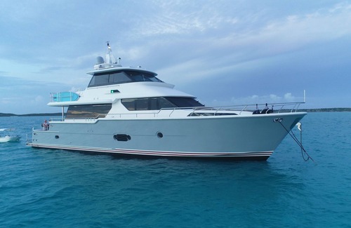 Adelaide Boat Rental | Floating 5-Star accommodations with Luxury Resort Amenities