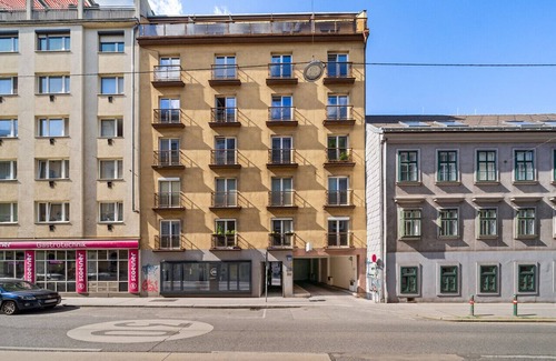 Schottenfeld Apartment | Flora Collection 8 in Vienna