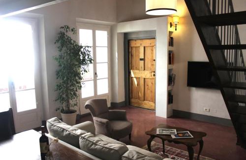 Oltrarno Apartment | Florence Pitti Loft