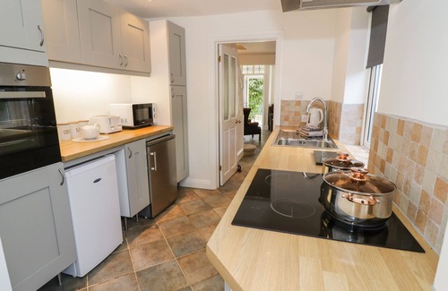 Diglis Cottage | FLORENCE VILLAS, pet friendly, character holiday cottage in Worcester