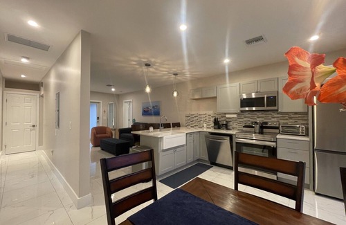 Poinciana Park House | Florida Charm Retreat. Near FLL Air Port and Port Everglades