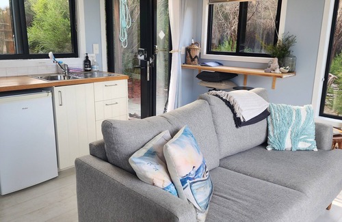 Dunalley Cottage | Flotsam Studio Accommodation