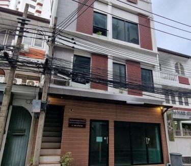 Sukhumvit House | Flourish Apartments