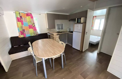 Laurac-en-Vivarais House | Flower Camping Saint Amand * - Mobile home Comfort 32 m2 (6p-3ch), Clim, TV, bed 160 6 persons