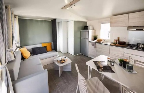 Laurac-en-Vivarais House | Flower Camping Saint Amand * - Mobil-home Premium 35m2 (6p-3ch), Clim, TV, dishwasher, bed 160, plancha, Nespresso 6 people