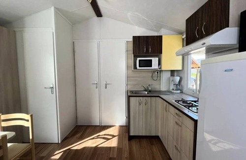 Leval House | Flower Camping du Lac de la Seigneurie * - Mobil home Bermuda Comfort 30m2 (3 bedrooms) + semi covered terrace of 18 m2 + TV 6 persons