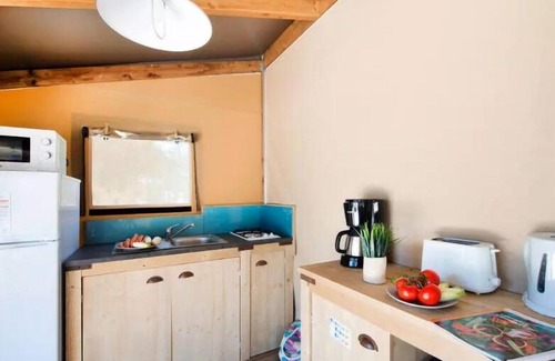 Saumur House | Flower Camping L'Ile d'Offard * - Ecolodge Cotton Toilée Confort 35m² (2 bedrooms) including 11m² covered terrace + TV for 5 people