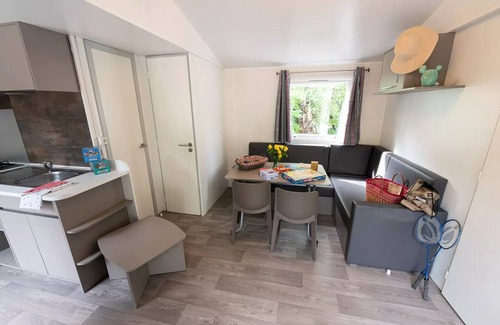 Die House | Flower Camping la Pinède * - Mobile home Standard Cocoon 28m2 - 2 bedrooms + Terrace with umbrella - 4 people