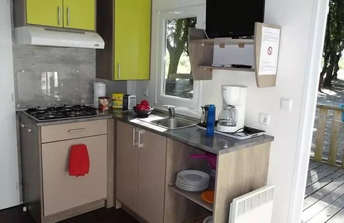 Grignan House | Flower Camping LES TRUFFIERES * - Mobil Home Provence - Evasion CONFORT 33m2 - 3 Bedrooms +TV + Air conditioning +Terrace covered 11m2 6 persons