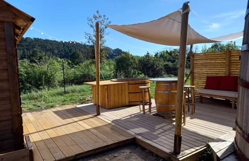 Bize-Minervois House | Flower Camping Olivigne * - Lightningterre 1 bedroom (Breakfast, bed/house made, basket aperitif) + SPA 2 to 4 people - 2 pers. included in the tariff