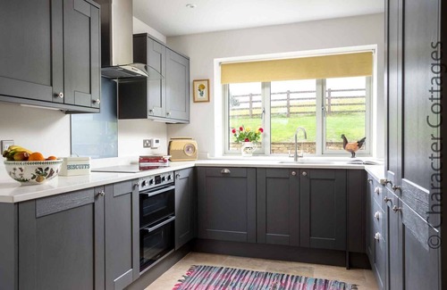 Bourton House | FLYNN'S BARN, family friendly, with open fire in Naunton