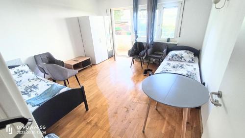 Ruesselsheim Apartment | FMi37a